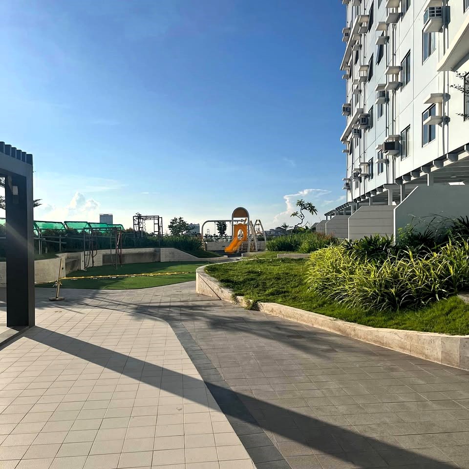 For Rent Studio Unit Fully Furnished in Taft East Gate https://www.rent.ph/uploads/0000/230/2025/07/02/490453873-974650174658949-8505853456528386541-n1.jpg