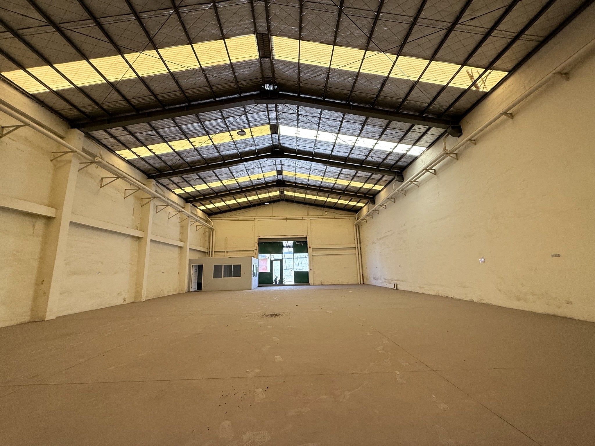 Warehouse for rent in Subangdako Mandaue City https://www.rent.ph/uploads/0000/230/2025/09/12/493822347-122152281470442614-6003000617516046055-n1.jpg