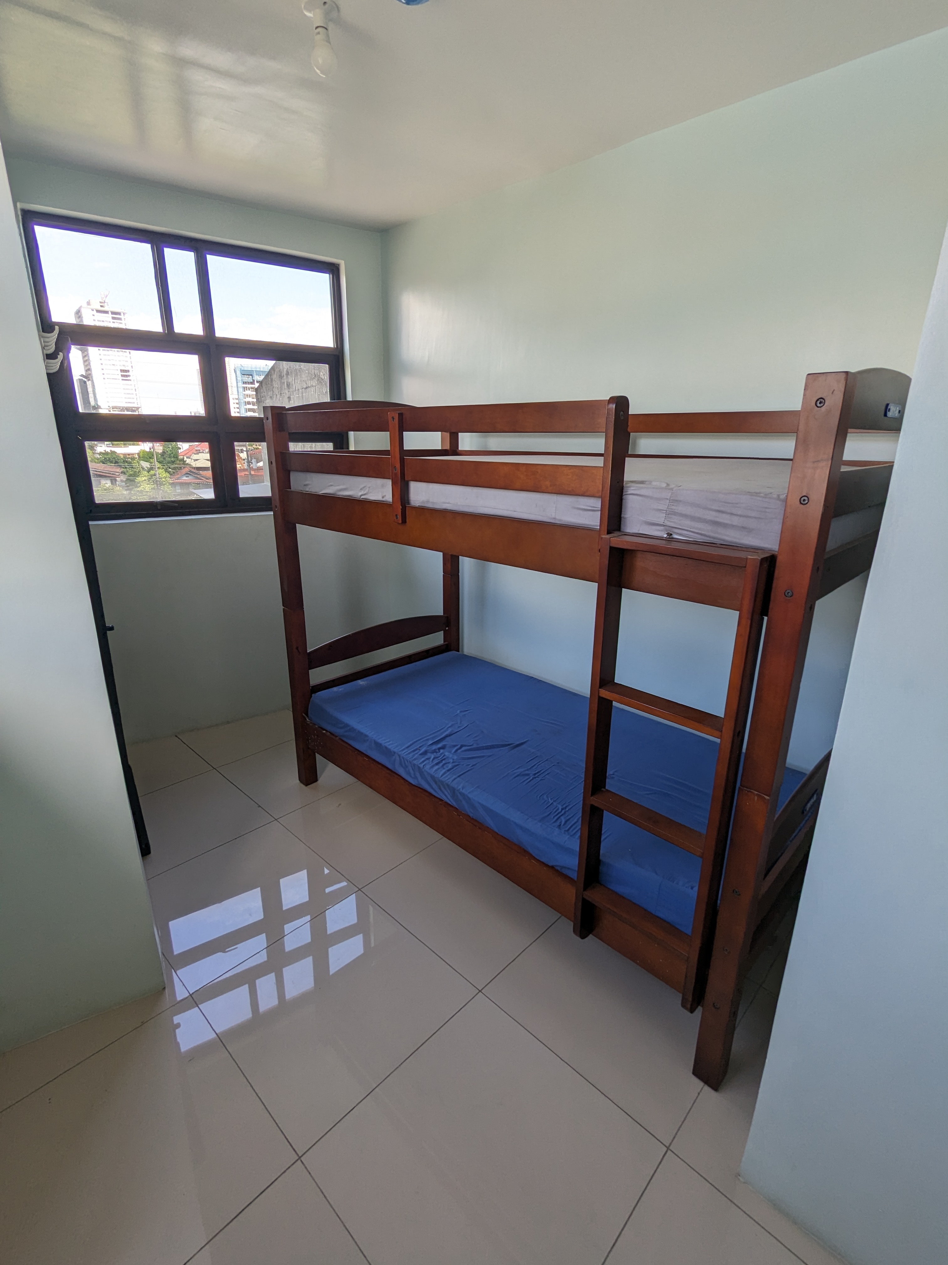 Studio Type unit in for English Vrama cebu city Near Fuente Osmena https://www.rent.ph/uploads/0000/230/2025/10/14/pxl-20231115-0550098892.jpg
