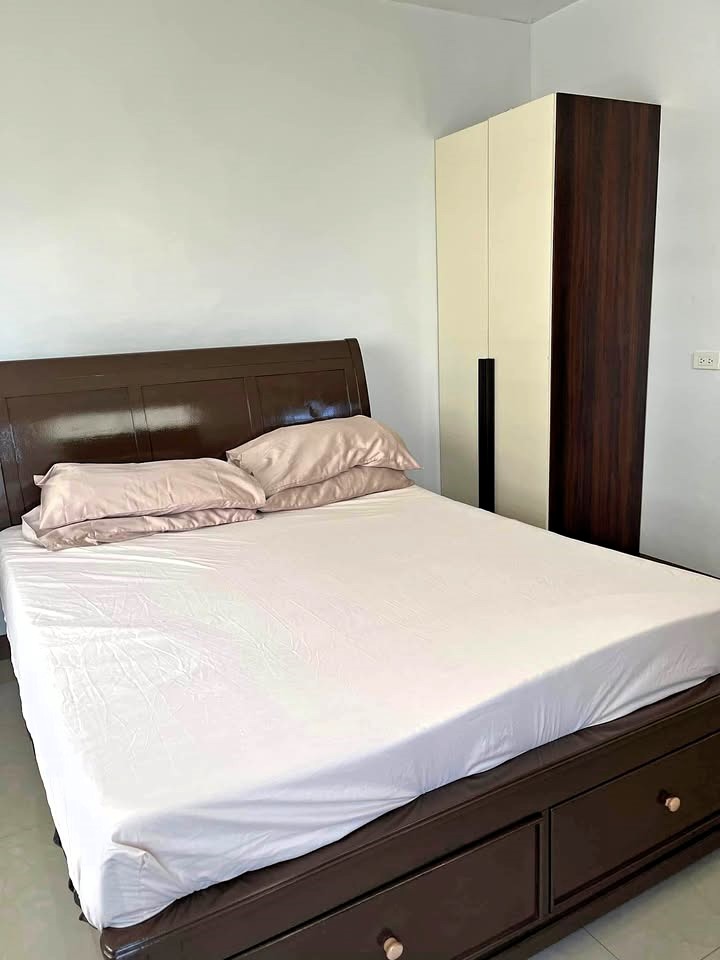 Fully Furnished Studio-type Condo with Balcony for rent in Lahug Cebu City Walking distance from Cebu IT Park https://www.rent.ph/uploads/0000/230/2025/10/24/550236227-1412083823193253-3853183549085846241-n1.jpg