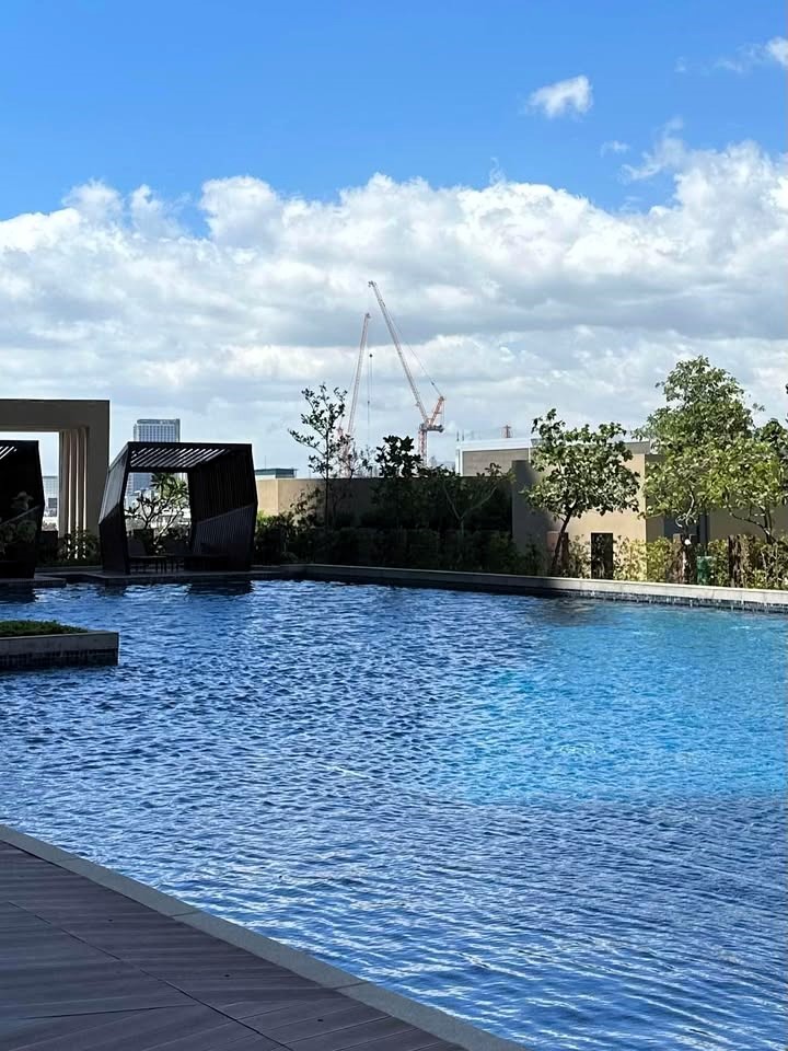 Fully furnished  Studio type Condo for rent in Mandani Bay  Suites Mandaue City https://www.rent.ph/uploads/0000/230/2025/12/11/482516986-620563270596750-5525078225192852619-n1.jpg