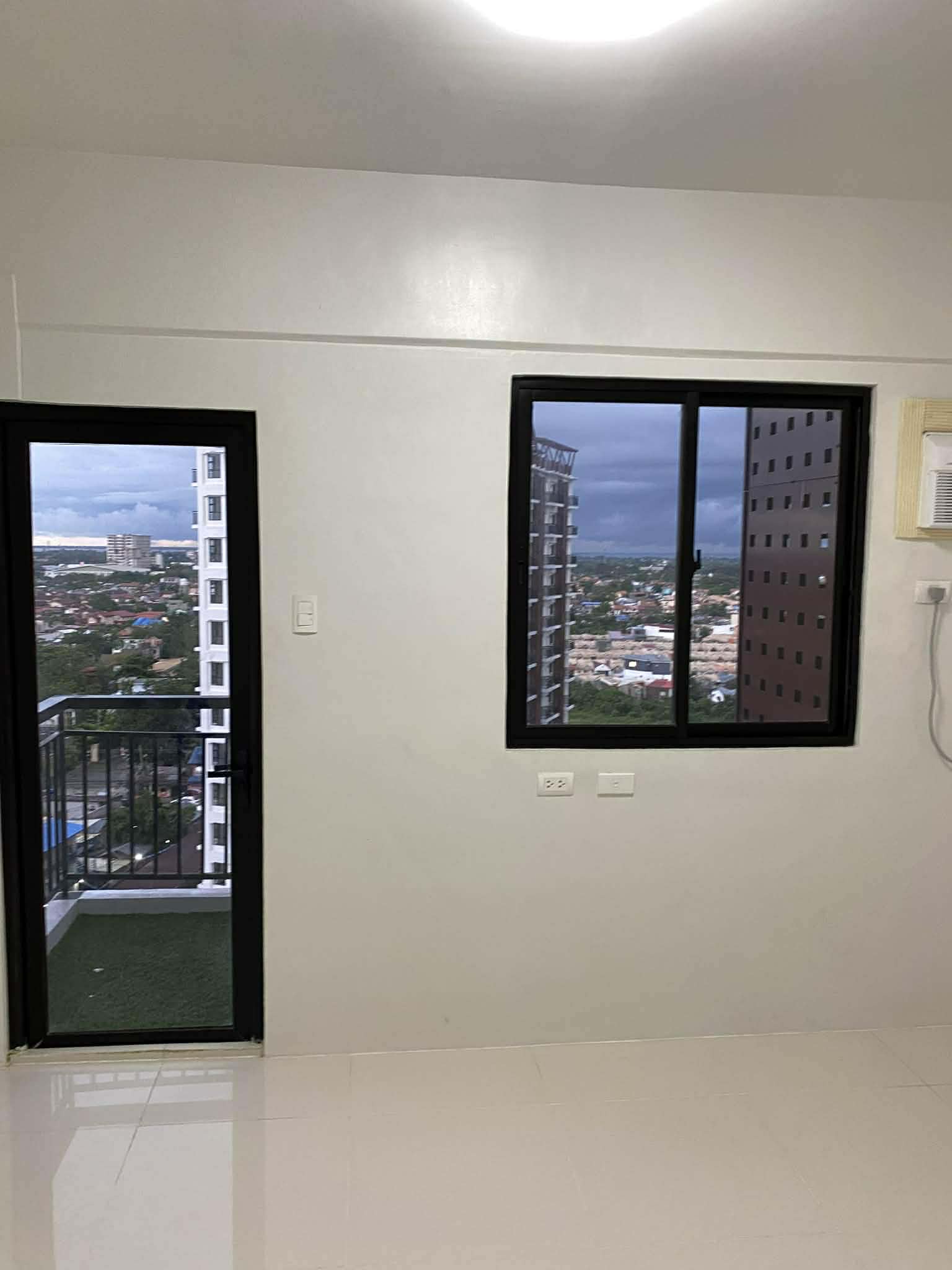 Unfurnished 1BR in Royal Oceancrest Mactan for Rent https://www.rent.ph/uploads/0000/24/2025/12/23/received-1605611597122265.jpeg