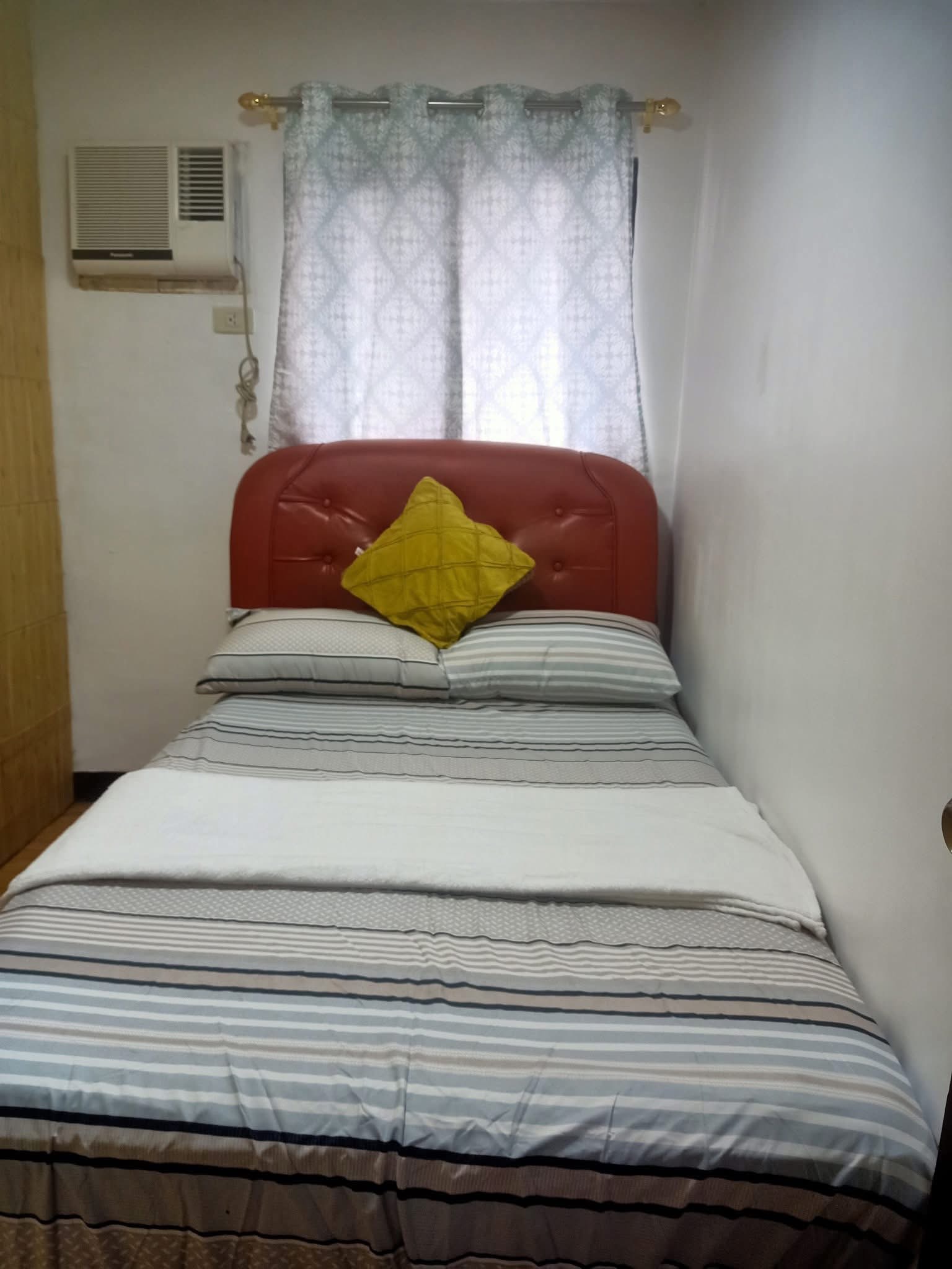 Deca Homes Condo for Rent https://www.rent.ph/uploads/0000/25/2025/09/16/img-2090.jpeg