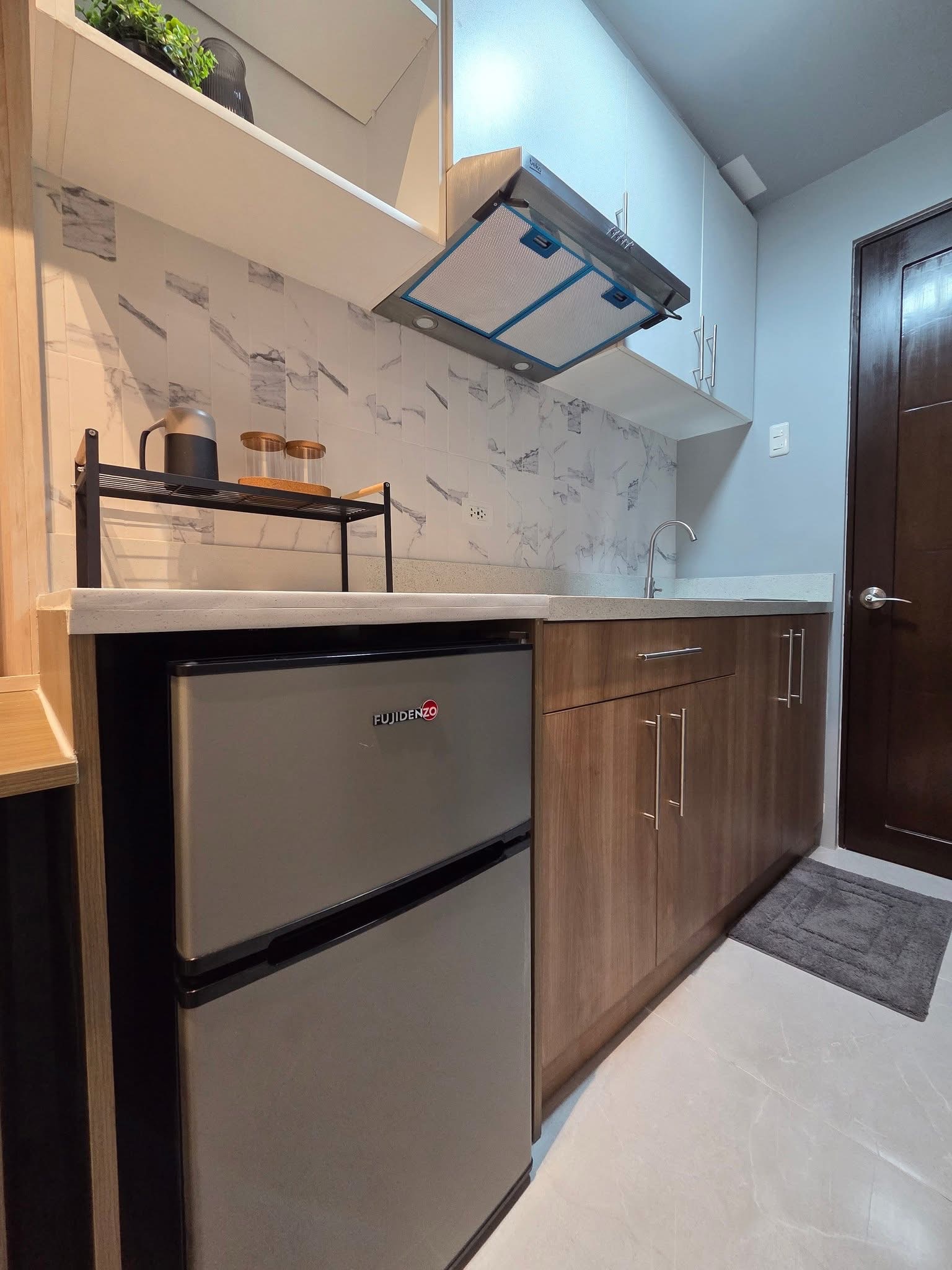 Condominium for Rent in MIVELA RES. https://www.rent.ph/uploads/0000/25/2025/11/08/img-4921.jpeg