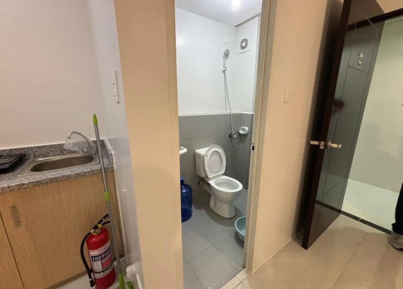 Semi Furnished  Condominium for rent in Deca Banilad https://www.rent.ph/uploads/0000/25/2026/03/20/img-7756.jpeg