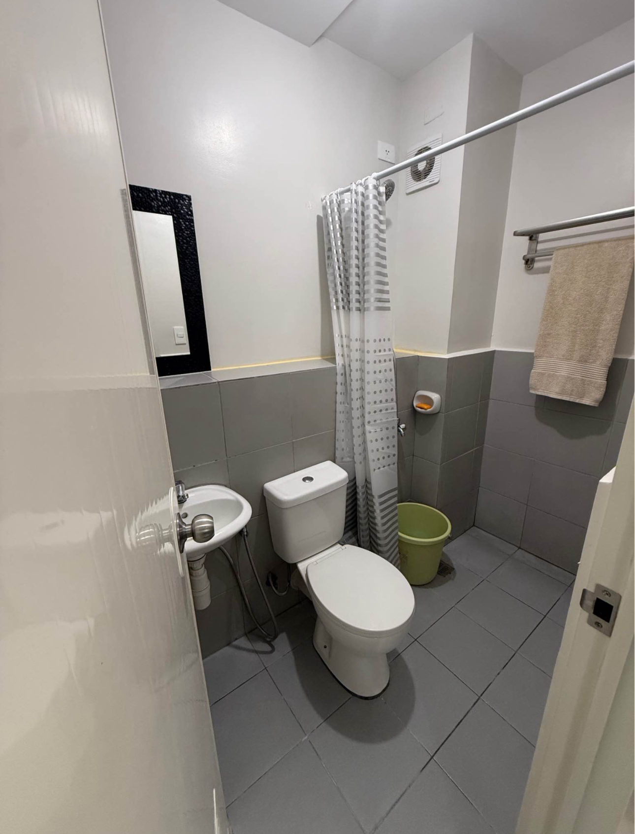 Deca Banilad Condominium for RENT https://www.rent.ph/uploads/0000/25/2026/04/04/img-8642.jpeg