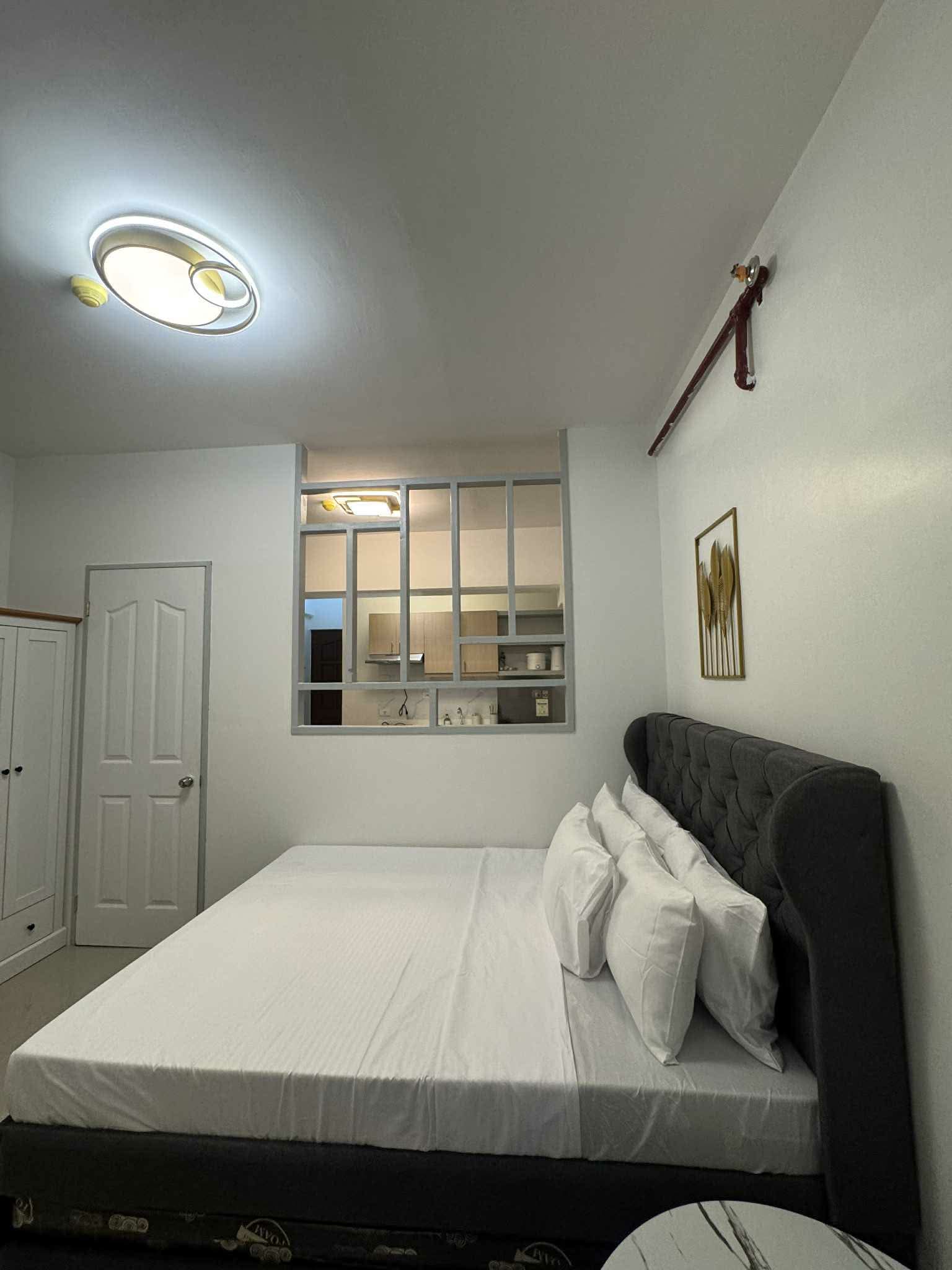 1BR IN ROYAL OCEANCREST MACTAN https://www.rent.ph/uploads/0000/914/2026/03/29/1000289093.jpg