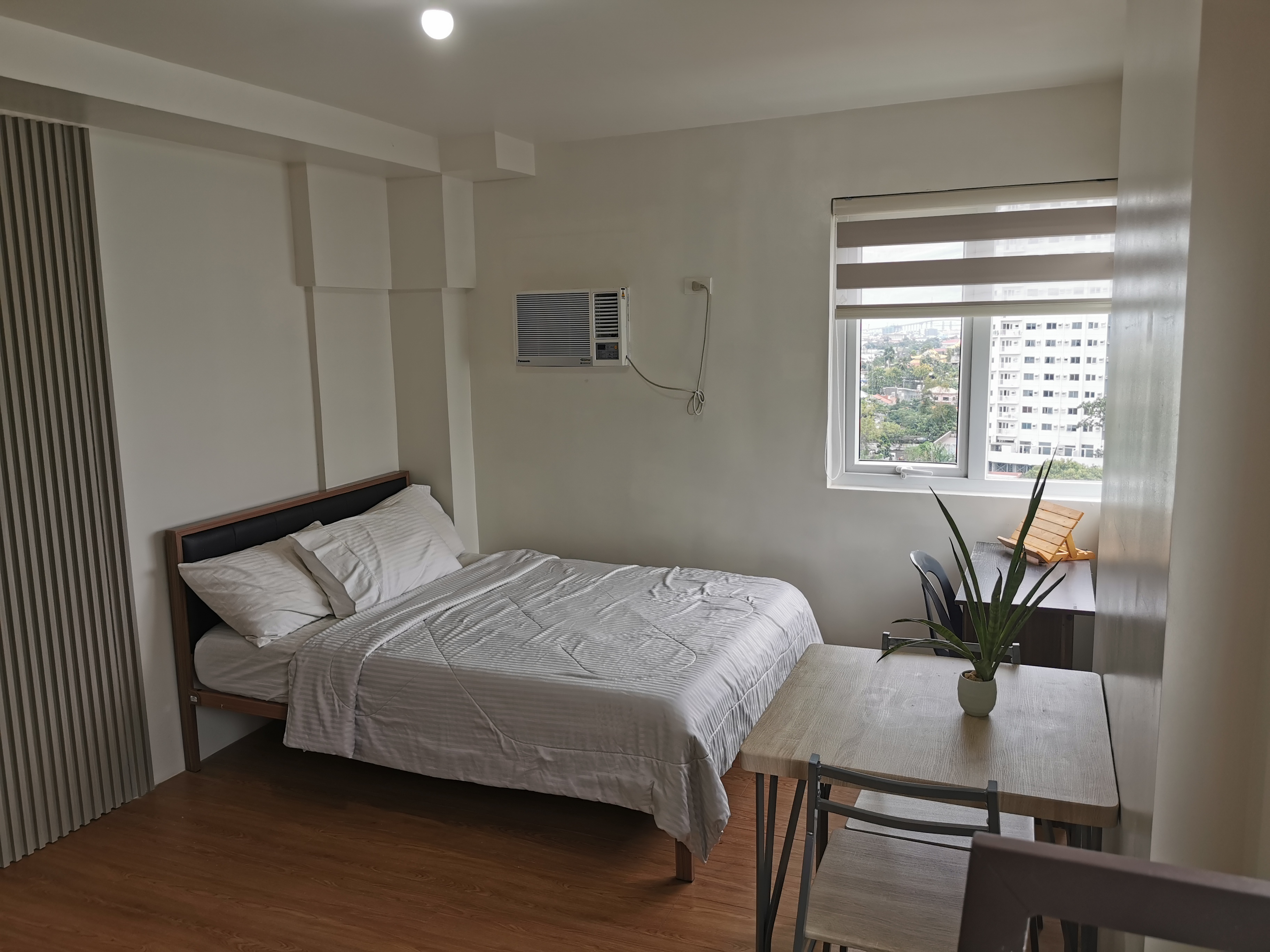 Spacious and peaceful corner unit fully furnished studio near Capitol and Fuente Osmena https://www.rent.ph/uploads/0012/12629/2025/07/09/img-20240127-144710.jpg
