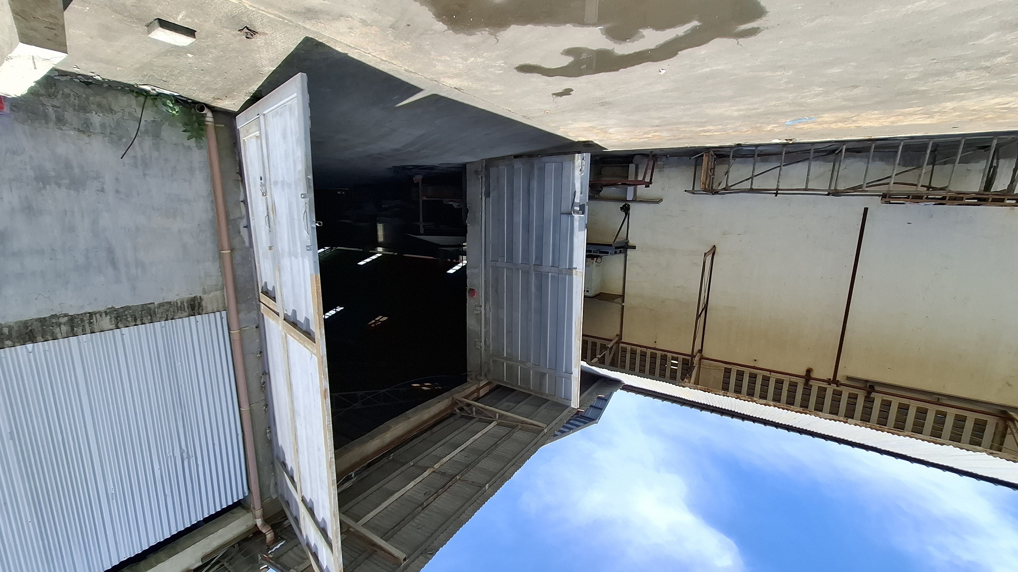 1,200sqm Warehouse w/Big Parking in Tablon, Cagayan de Oro City https://www.rent.ph/uploads/0012/12710/2025/11/08/1000013822.jpg