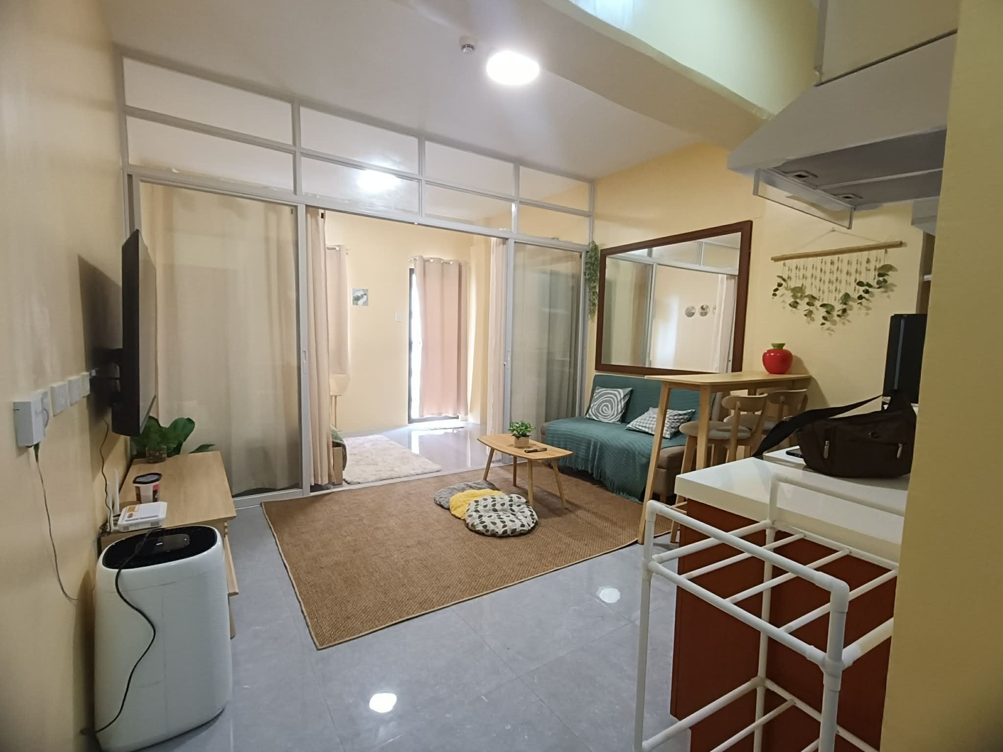 1 Bedroom Furnished Condo for Rent https://www.rent.ph/uploads/0013/13099/2026/03/06/qcrd3c0p.jpg