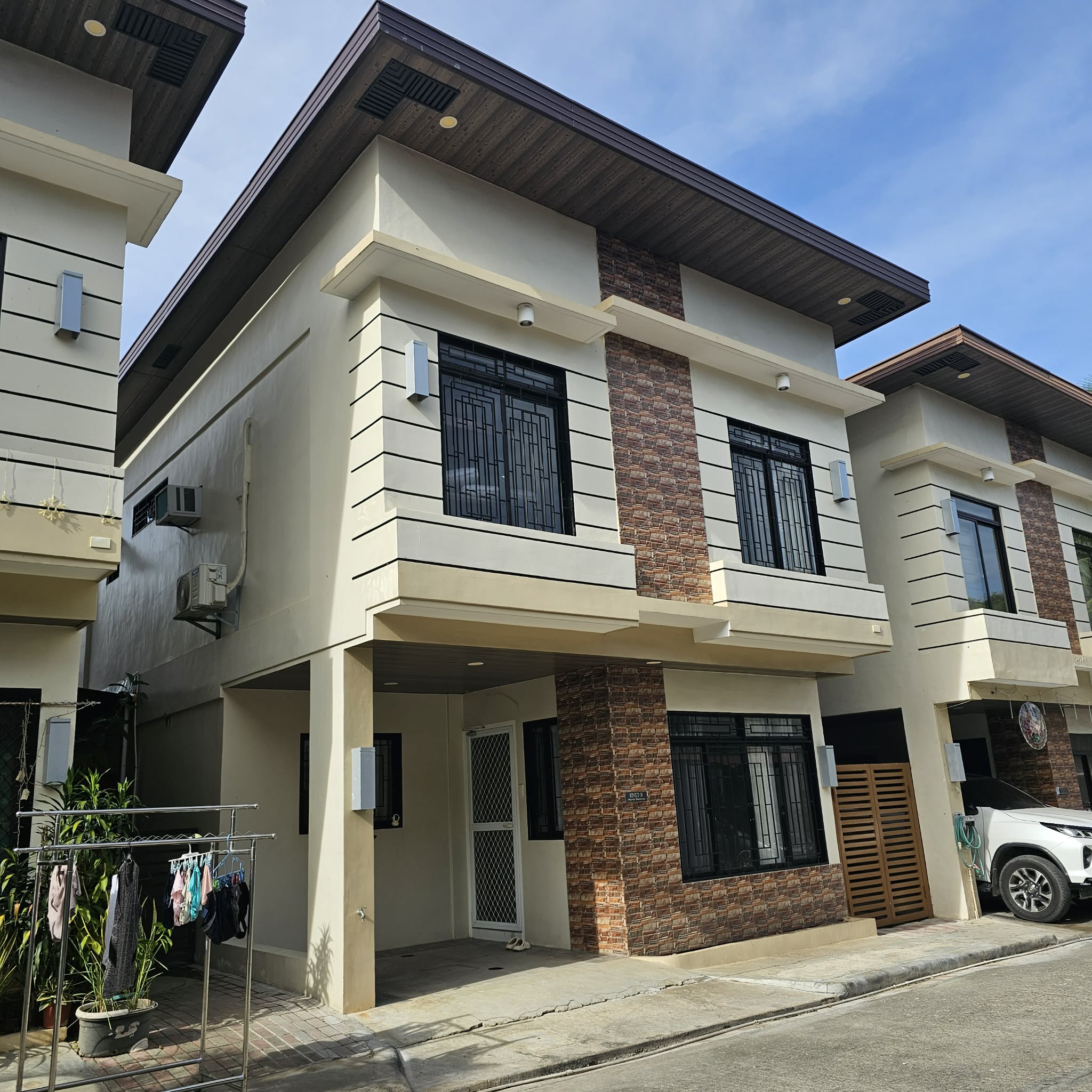 Beautiful 4BR House and Lot in Mandaue City https://www.rent.ph/uploads/0013/13537/2026/02/27/1000042633.jpg