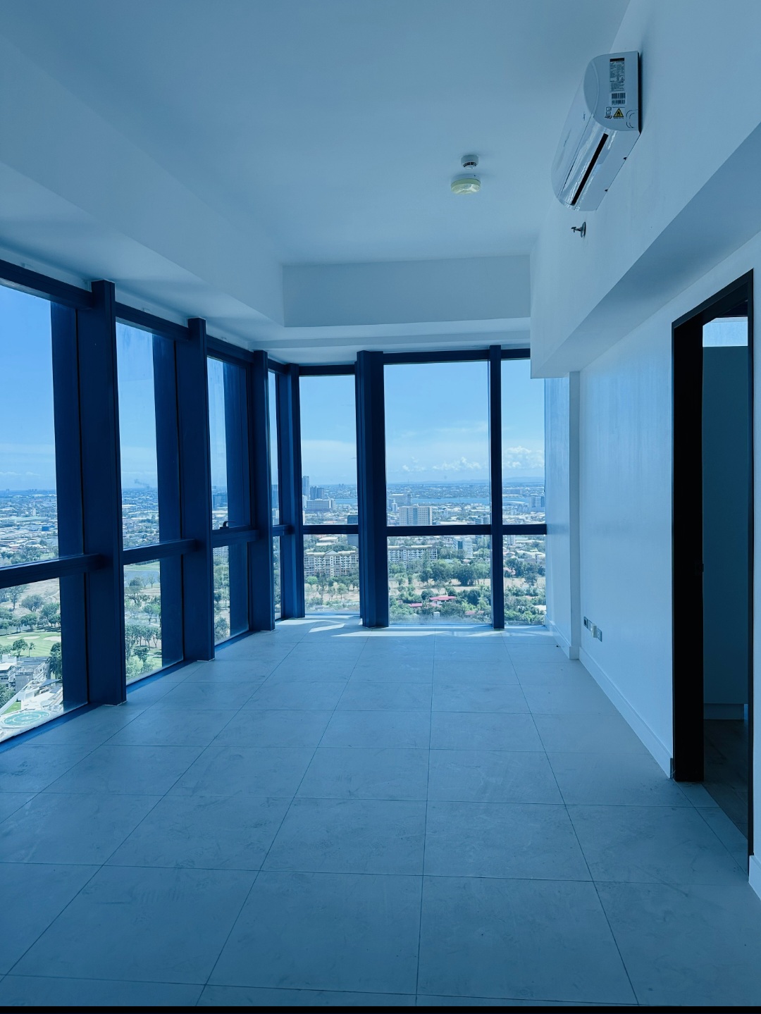 1BR Unfurnished in 38 Park Avenue https://www.rent.ph/uploads/0013/13537/2026/04/10/1000047822.jpg