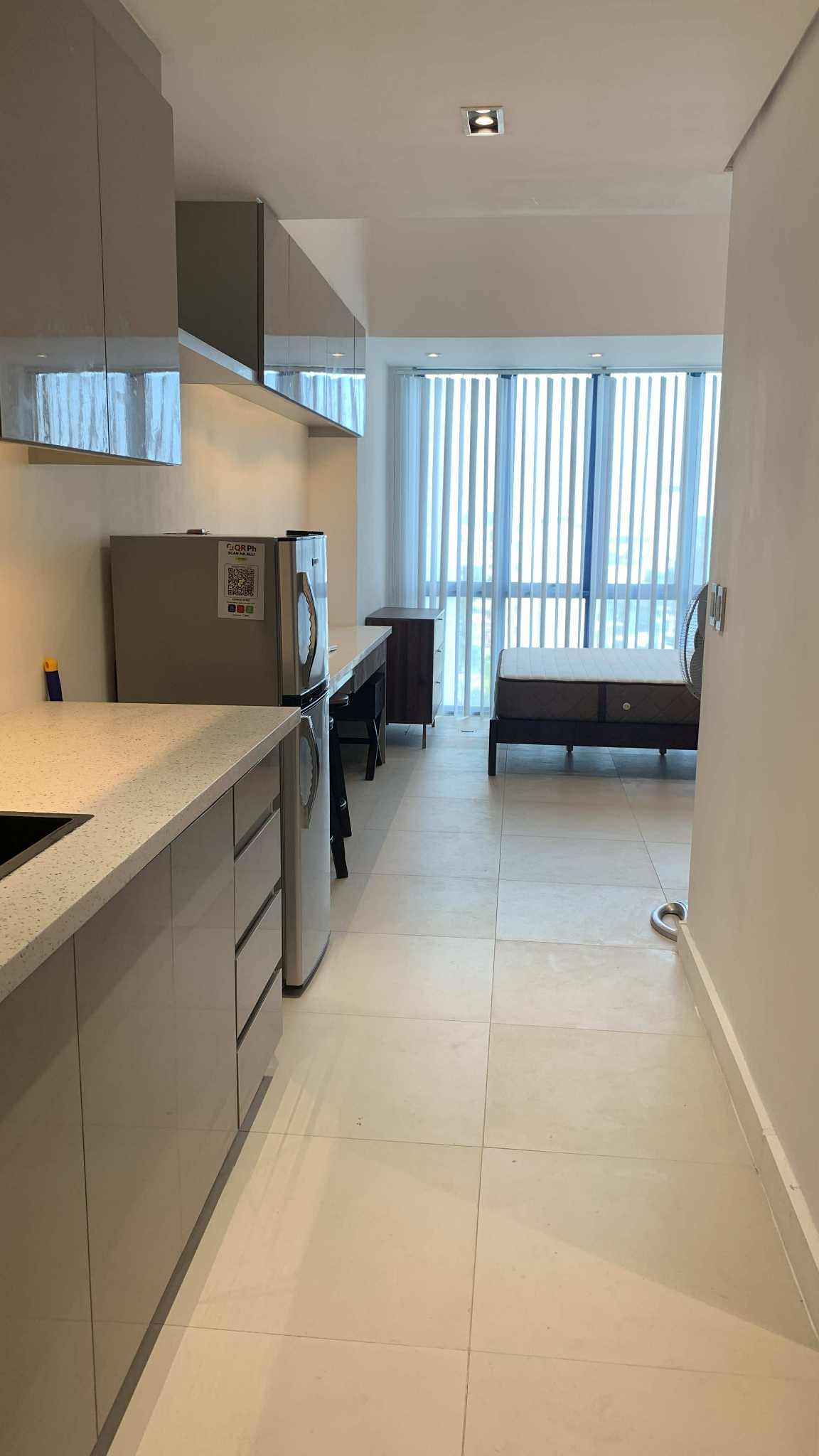 Semi-furnished Studio Condo unit for rent https://www.rent.ph/uploads/0013/13553/2026/02/18/623677136-1385723686034315-8384678838543565024-n1.jpg