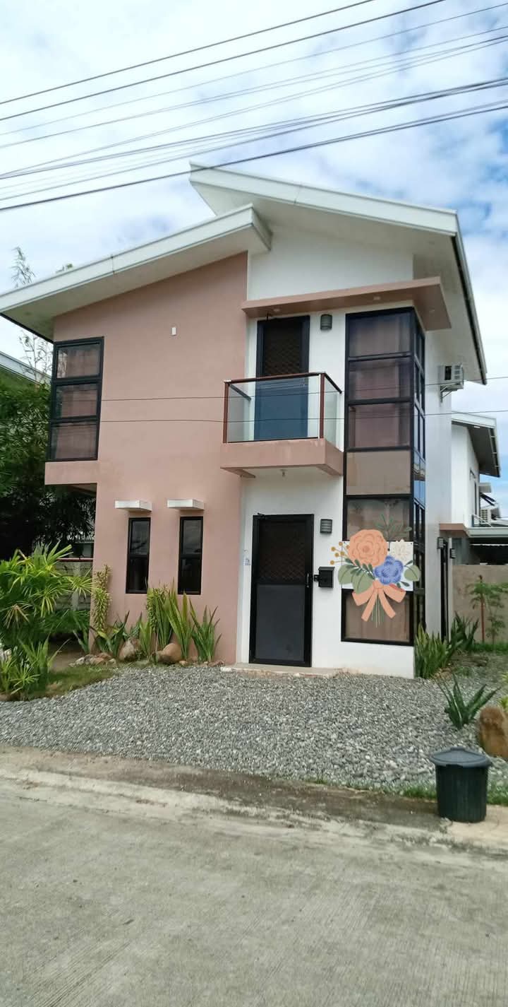 3 Bedroom HOUSE FOR RENT - IGNATIUS ENCLAVE in Uptown CDO https://www.rent.ph/uploads/0015/15625/2025/02/23/fb-img-1740289114151.jpg