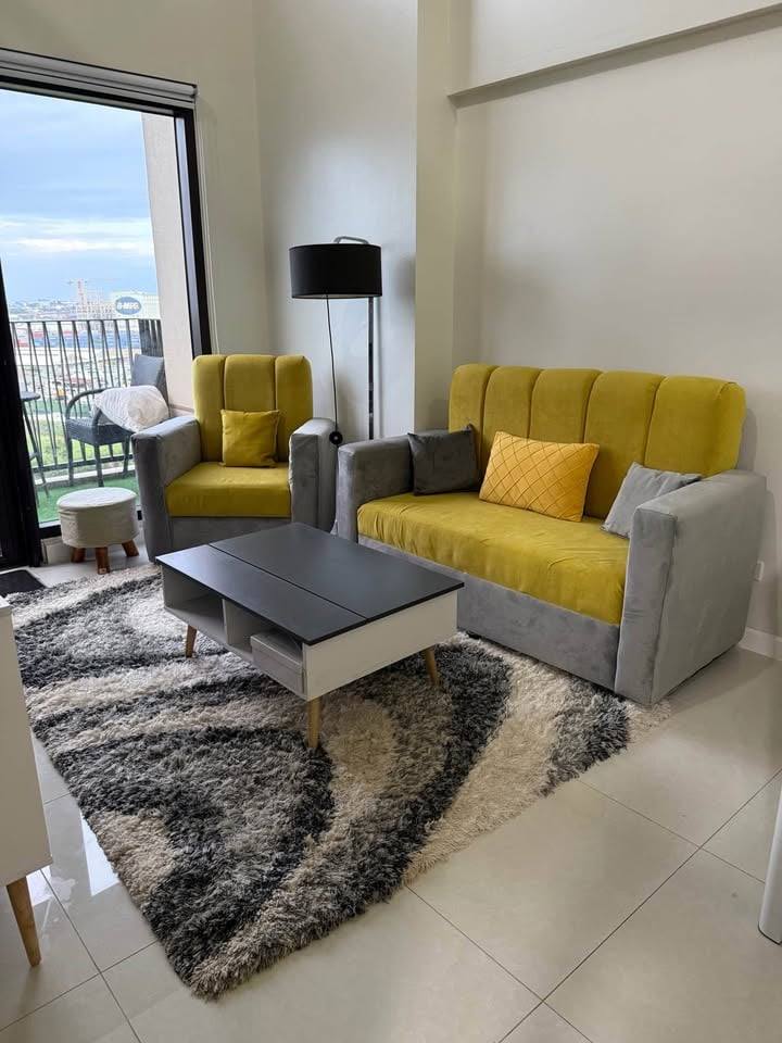 Mandani Bay 2 Bedroom Unit Semi-furnished, 9th floor Loft Corner Unit 2 bathroom with balcony  Open field, Old bridge and Ocean view. https://www.rent.ph/uploads/0015/15888/2026/02/09/d7.jpg