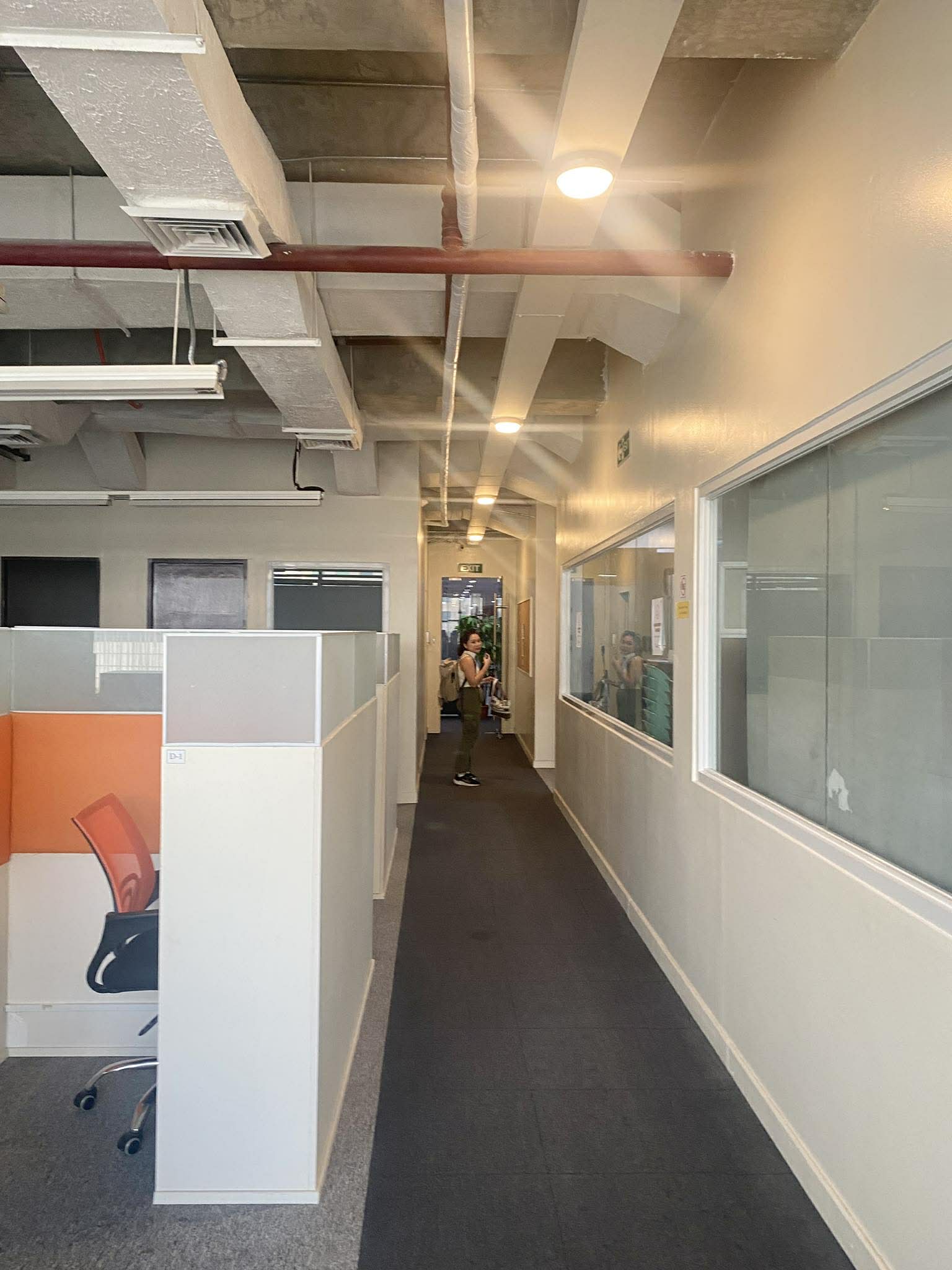 234.10 Sqm. Semi-fitted Office Space FOR RENT In Cebu Business Park https://www.rent.ph/uploads/0016/16144/2026/01/25/611542301-2146706302532013-5803774906080759643-n.jpg