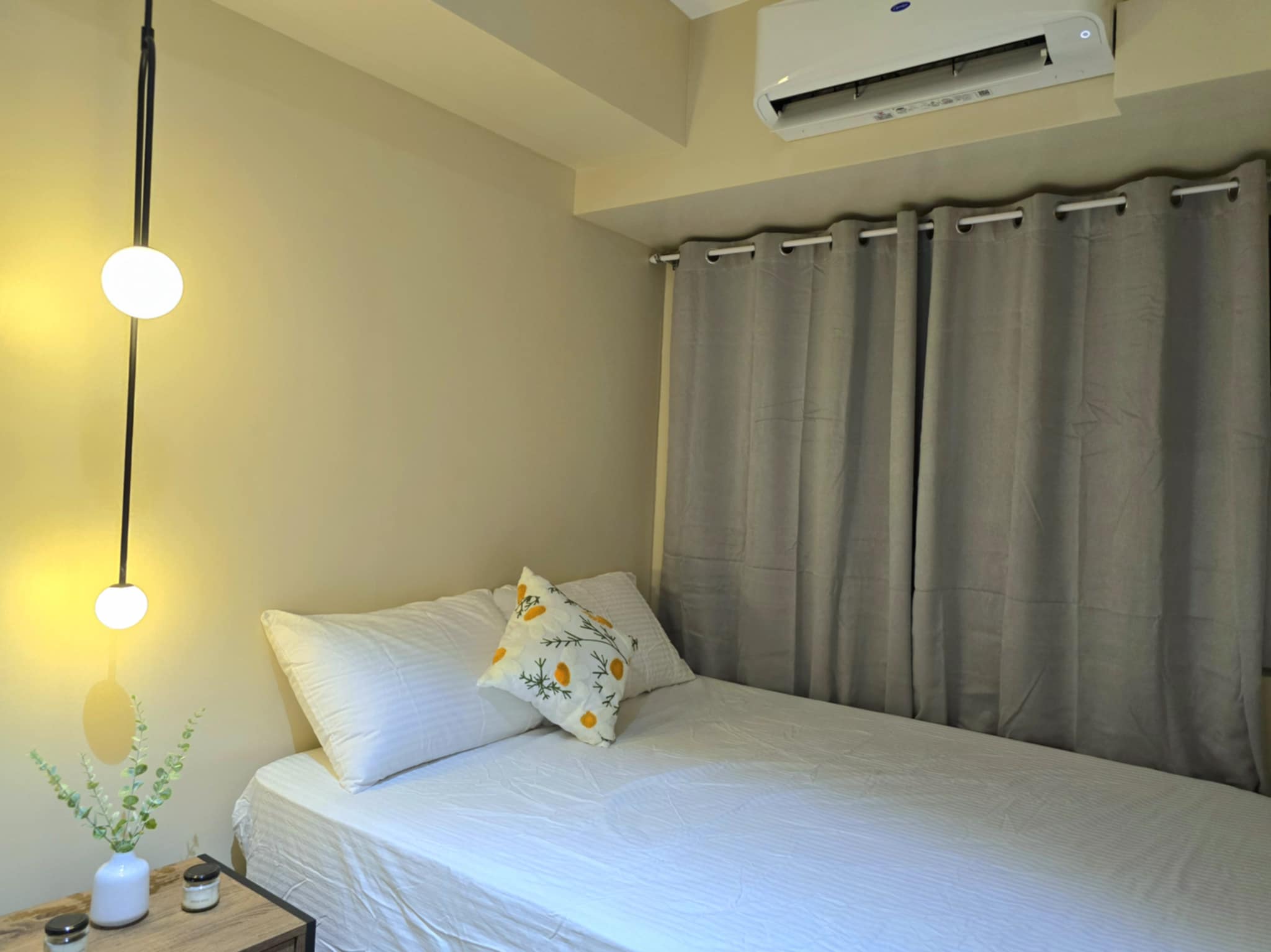 Fully Furnished-1Bedroom w/ balcony https://www.rent.ph/uploads/0016/16193/2025/08/14/attqn0sxvhe3ymwmq0fvpiwi4j9e2ycno8yhuoukyqj36w.jpeg