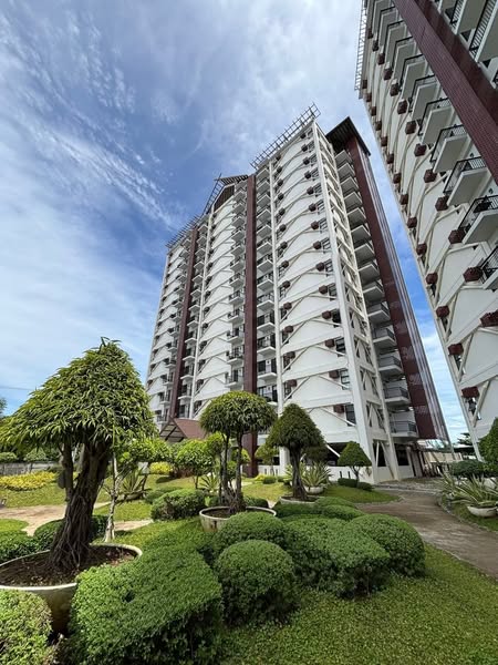 Resort-Style 1BR Condo with Balcony & Pool View in Royal Oceancrest Mactan — For Rent! https://www.rent.ph/uploads/0016/16244/2025/06/25/cebu-condo-for-rent-in-royal-oceancrest-mactan-lapu-lapu-city-1.jpg