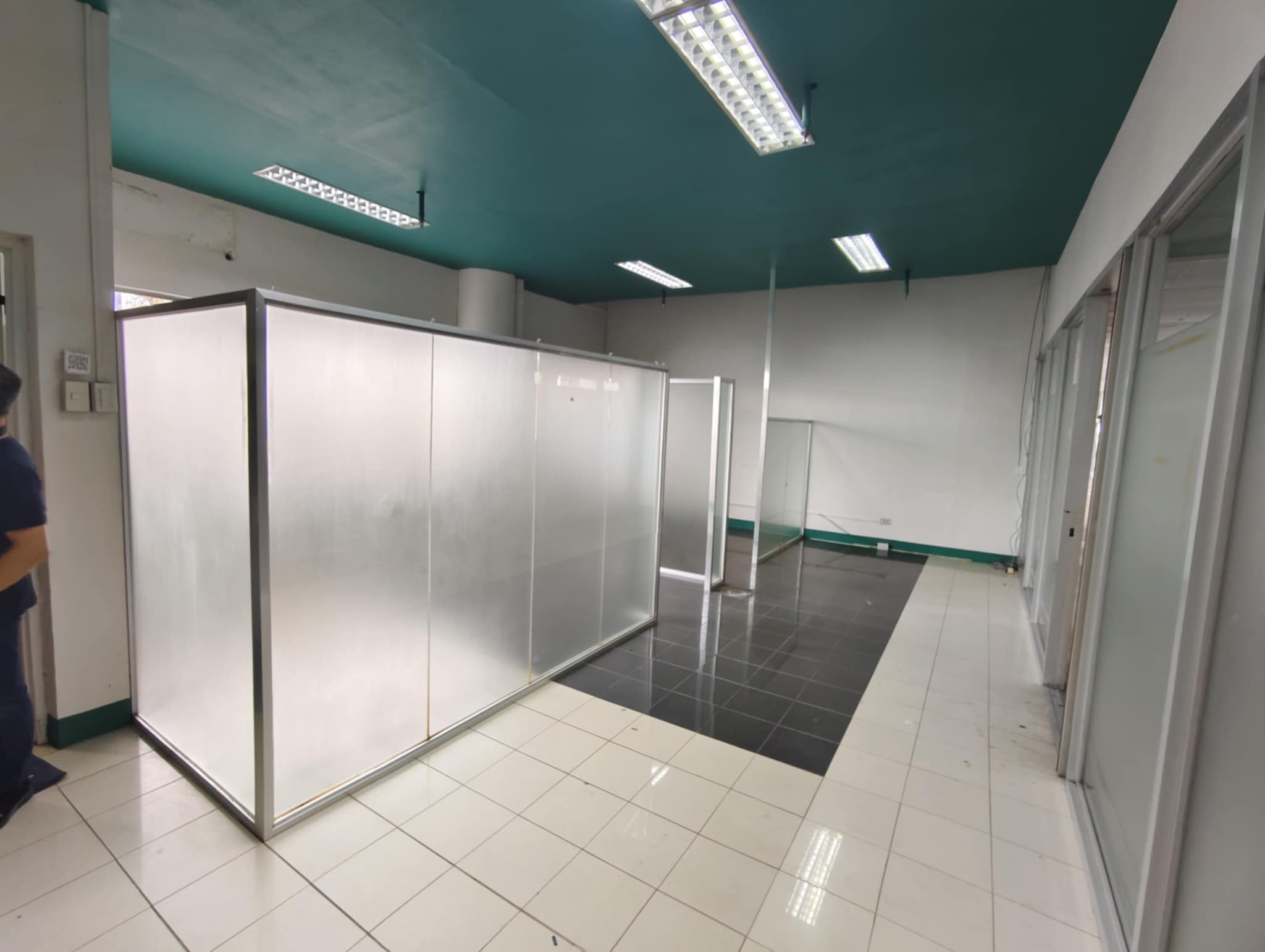 Your Next Office in AS Fortuna — Glass-Partitioned, Ground Floor, with Ample Parking https://www.rent.ph/uploads/0016/16244/2025/08/14/office-space-for-rent-in-as-fortuna-mandaue-city-cebu-2.jpg