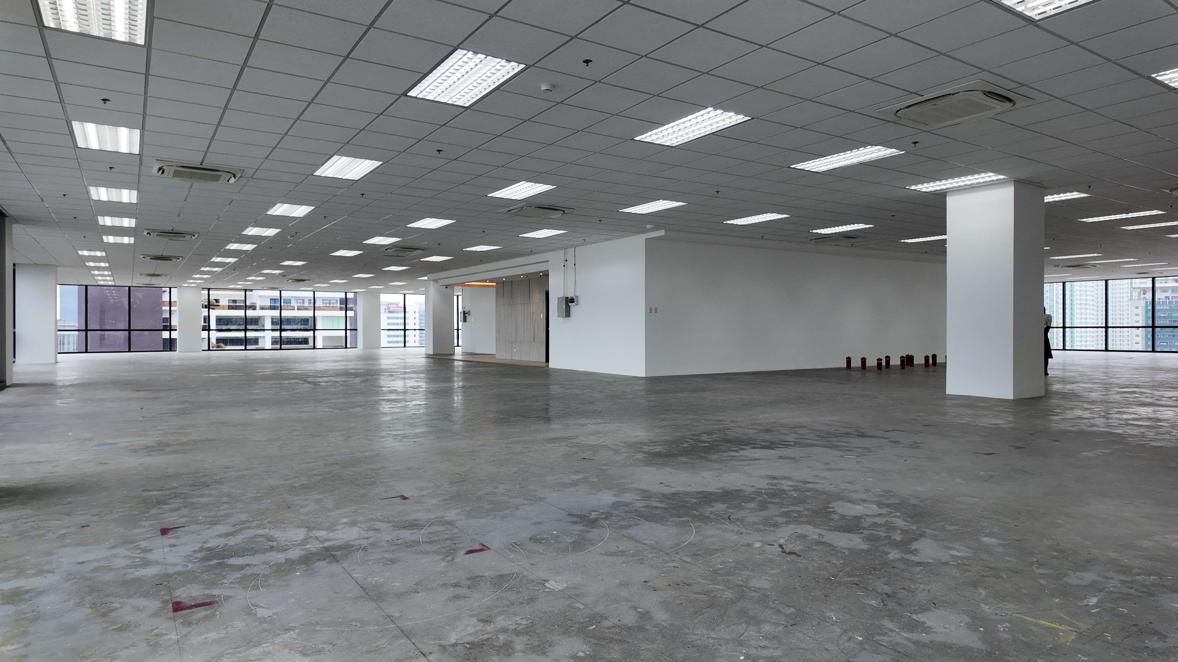 PEZA & LEED Gold Office Space for Rent in Cebu Business Park | Up to 1,304 SQM Floor Plates | Premium Corporate Building https://www.rent.ph/uploads/0016/16244/2026/02/02/dji-20260202101144-0505-d.JPG