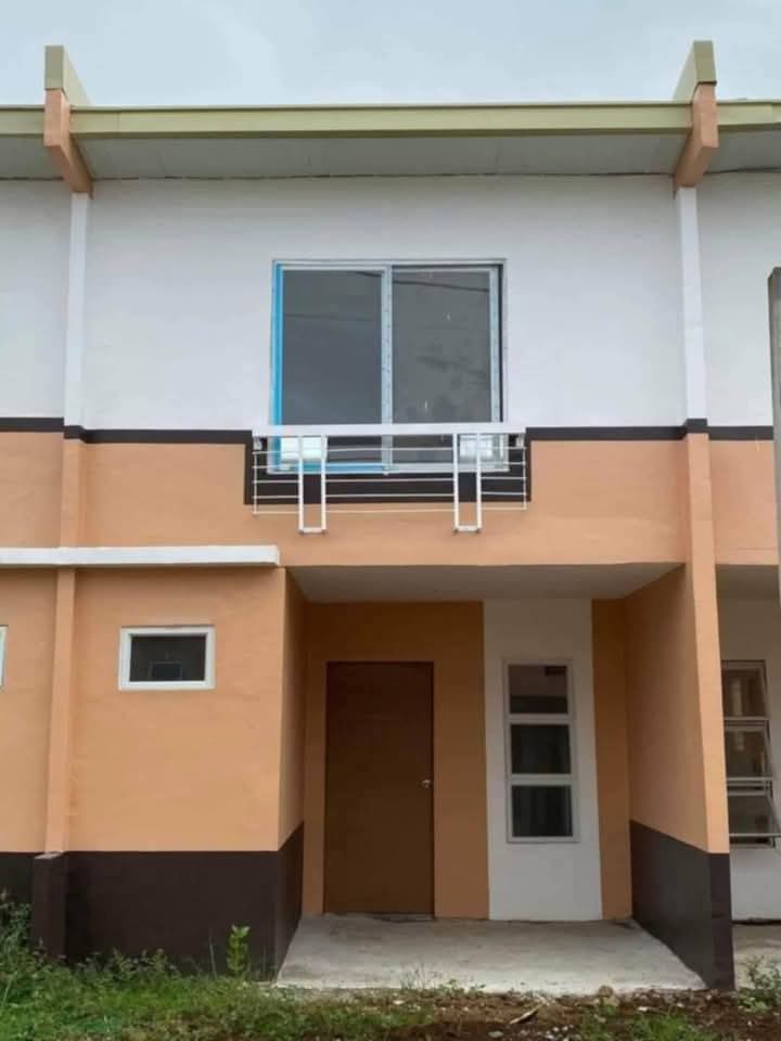 8-DOOR BETTINA TOWNHOUSES AT BRIA PILI https://www.rent.ph/uploads/0018/18969/2025/07/11/1000009737.jpg