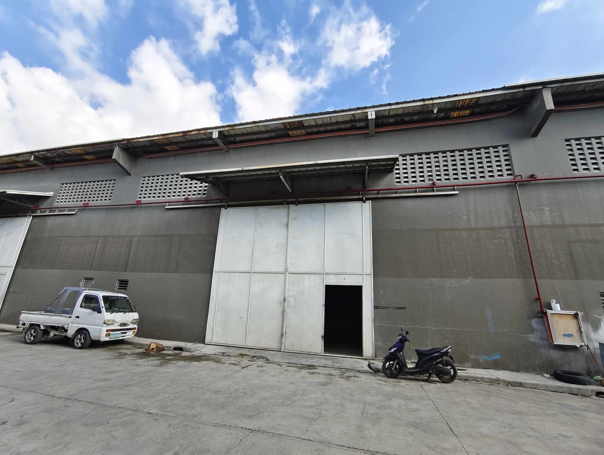 🚀 Scale Smarter with a 513 SQM Warehouse Hub in Mandaue City, Cebu! https://www.rent.ph/uploads/0019/19638/2025/06/01/warehouse-for-rent-in-mandaue-city-cebu-1.jpg