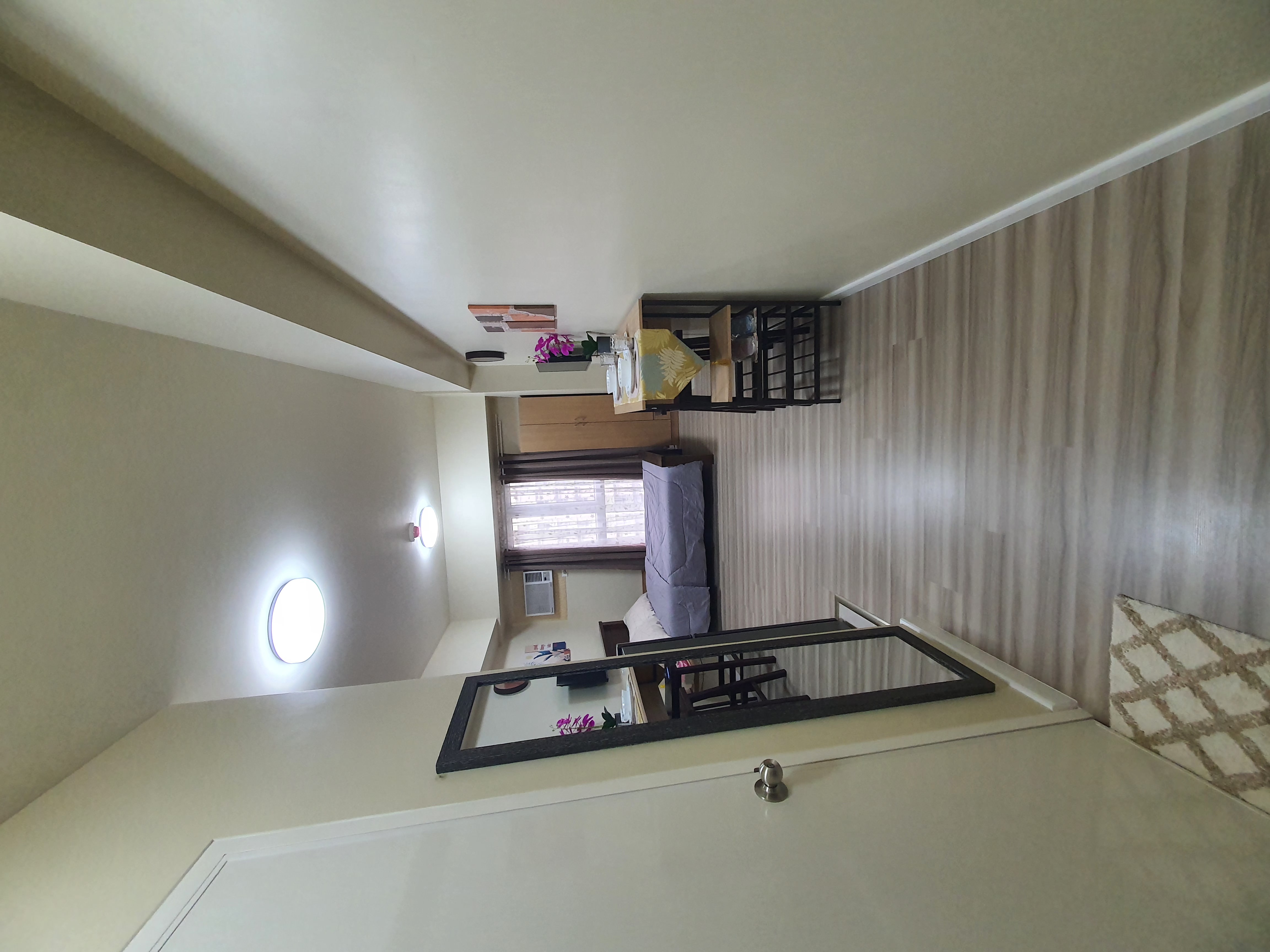 COZY HOME IN IT PARK https://www.rent.ph/uploads/0019/19860/2026/01/04/20251214-1703081.jpg