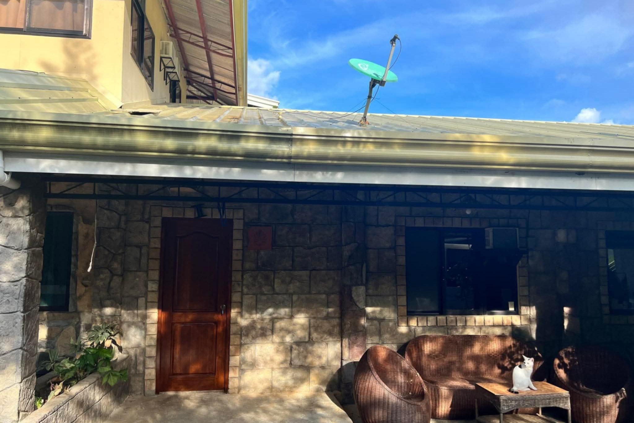1 Bedroom Apartment https://www.rent.ph/uploads/0020/20120/2025/08/21/1000000905.jpg