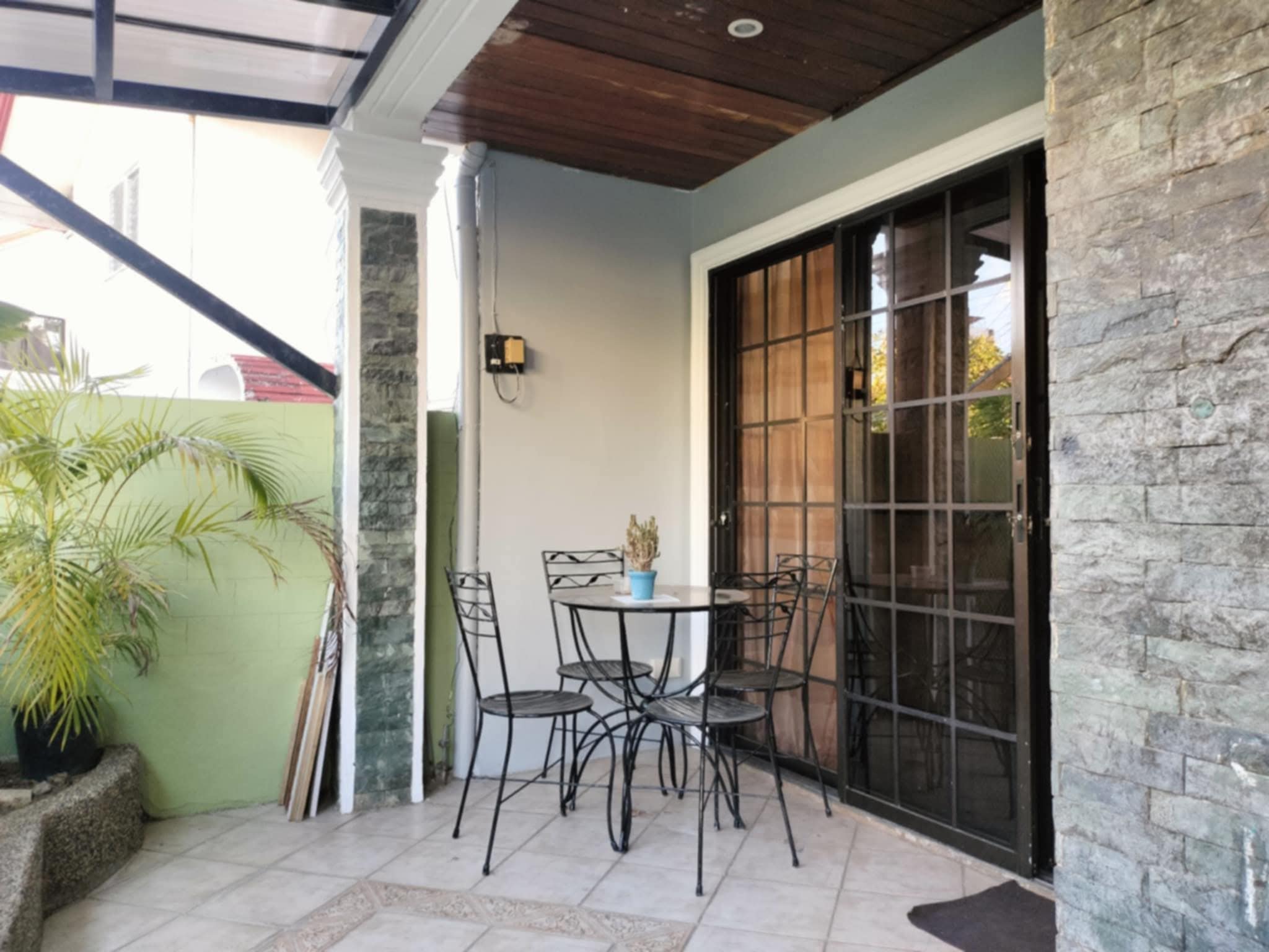 Townhouse https://www.rent.ph/uploads/0020/20176/2025/06/21/10000114372.jpg