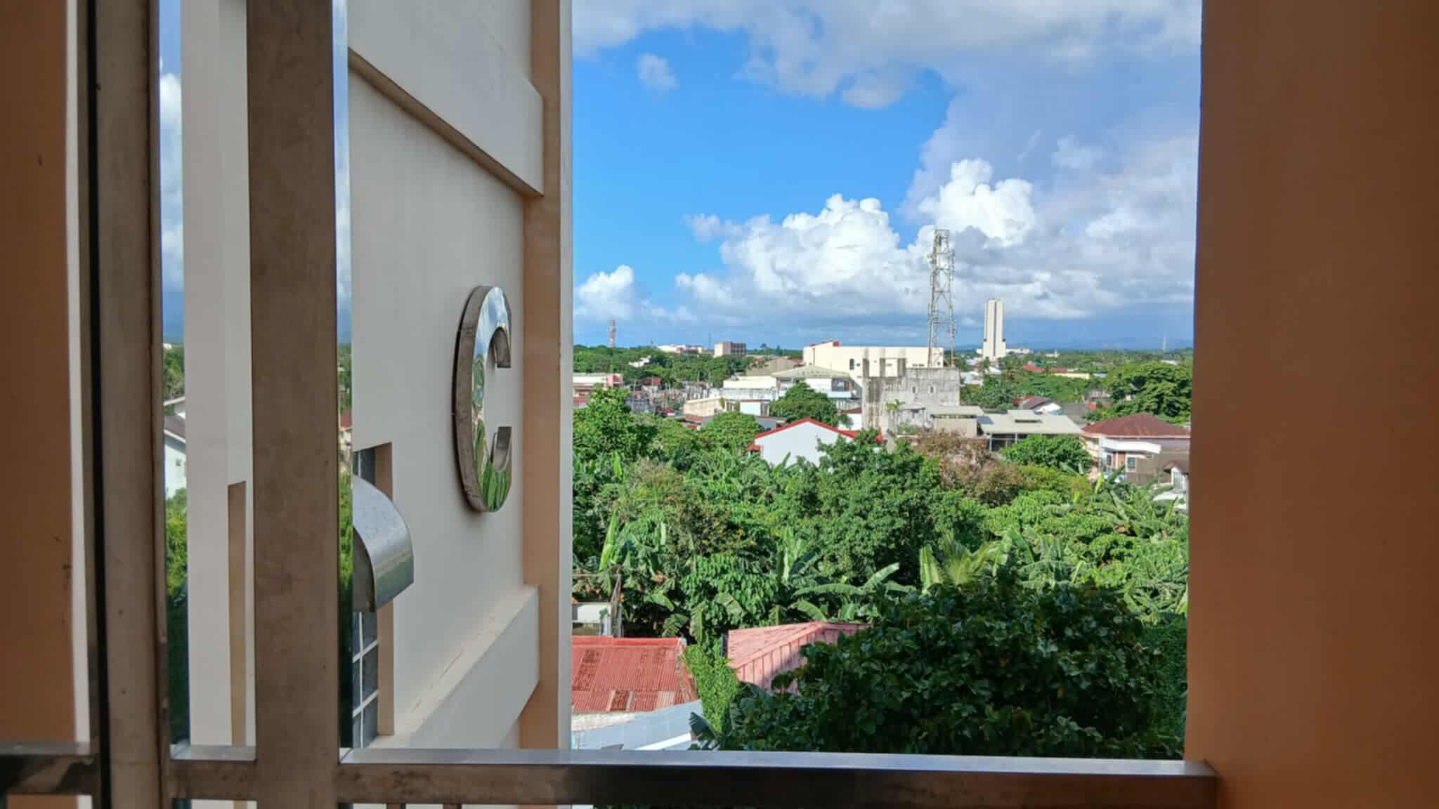 Bare Studio Unit @ DECA  Sentrio Midrise https://www.rent.ph/uploads/0020/20690/2025/10/30/554184370-844991601432266-3656359587536785146-n3.jpg