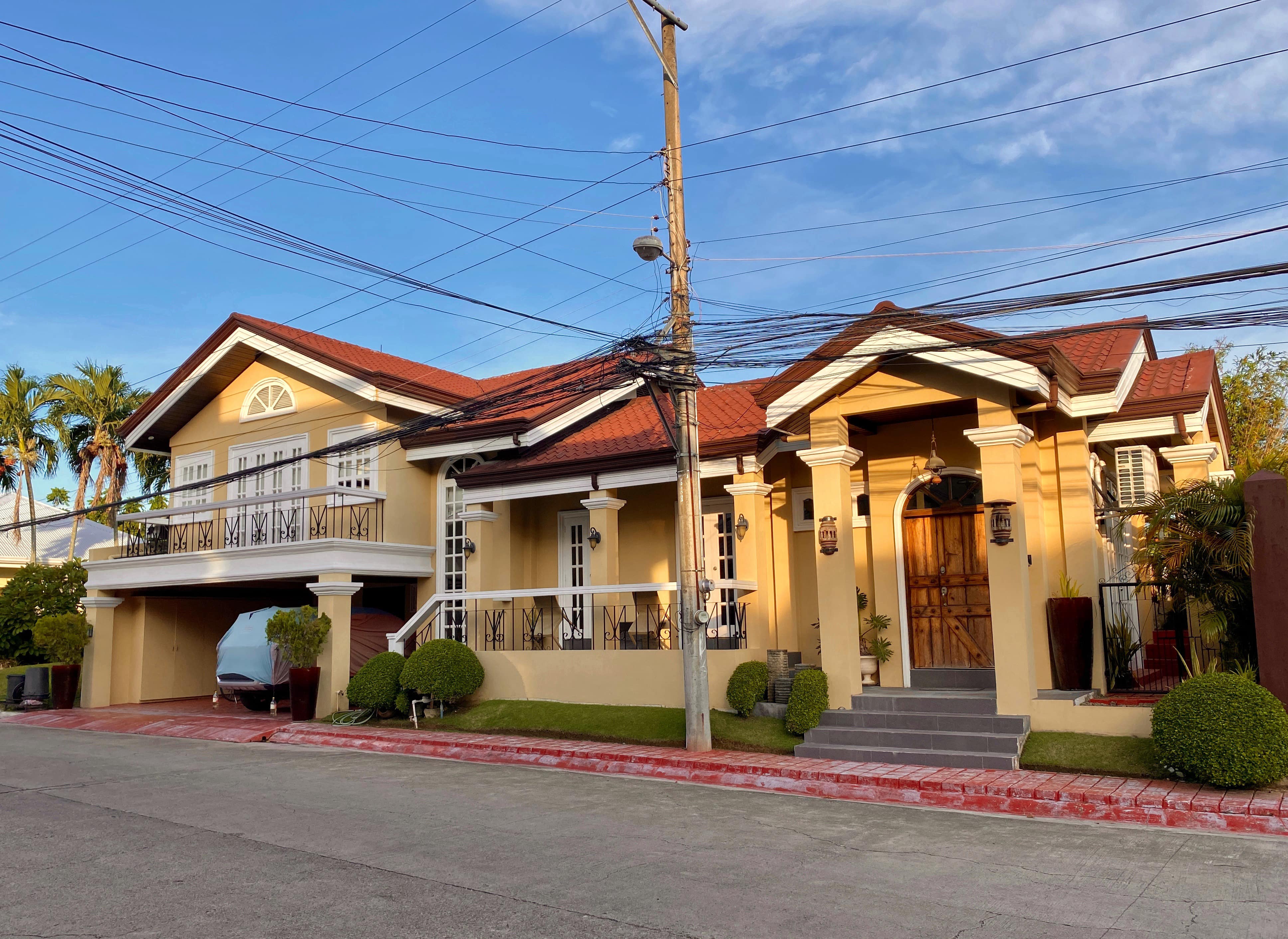 Elegant 4-Bedroom Home in Lapu-Lapu City https://www.rent.ph/uploads/0021/21108/2025/08/20/20250808-150510656-ios.jpg
