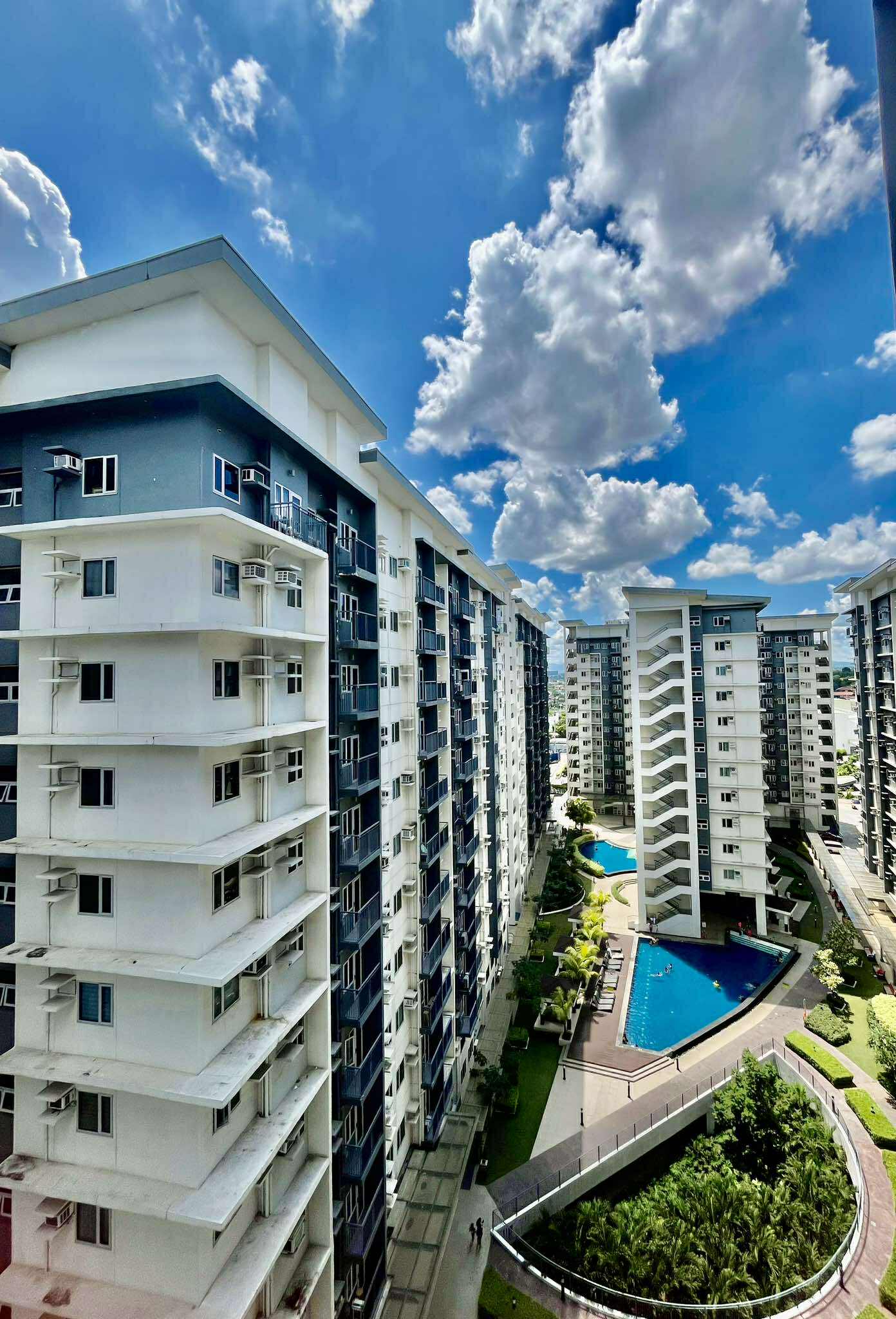 2 BR w/ Balcony in Vines Residences, SM Novaliches Quezon City https://www.rent.ph/uploads/0021/21135/2025/11/06/1000024749.jpg