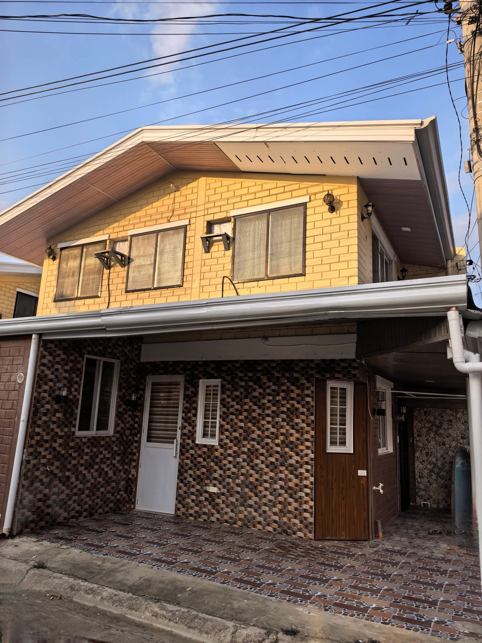NEWLY RENOVATED TWO STOREY HOUSE AND LOT FOR RENT IN COLORADO DOS JUBAY, LILOAN https://www.rent.ph/uploads/0023/23066/2026/04/07/inbound9222886266442507991.jpg